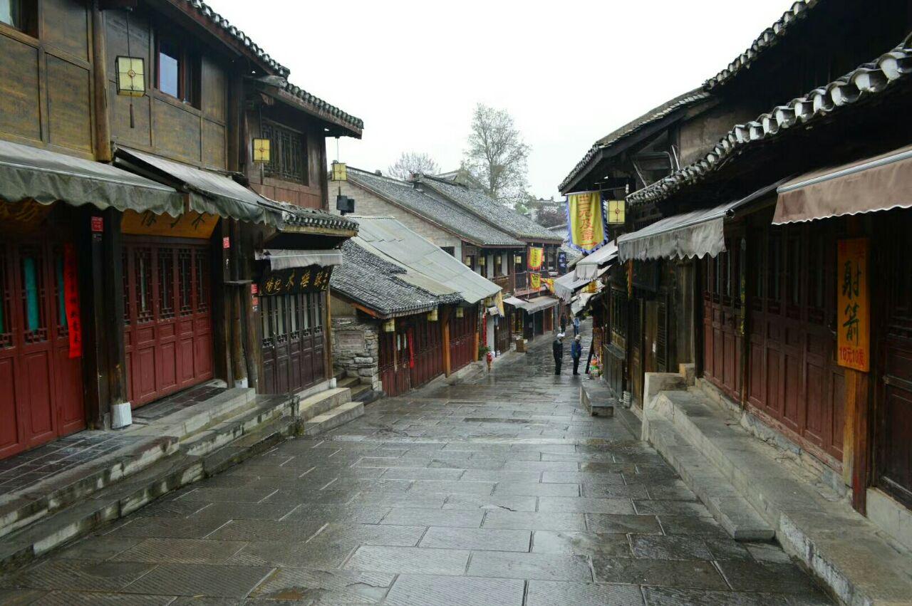 百问不烦,探索鬓角下面长个脓包挂什么科奥秘